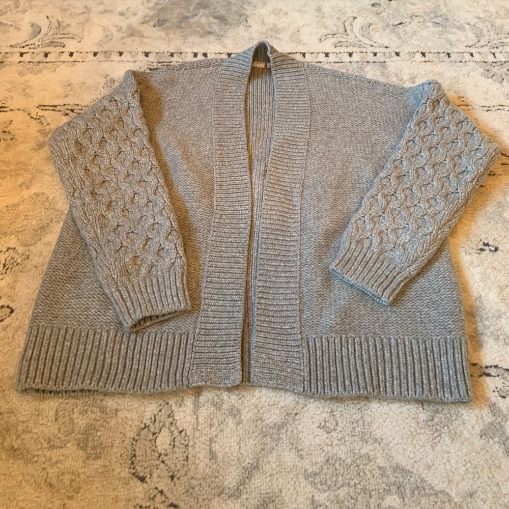 Boxy cable kit open front grey cardigan